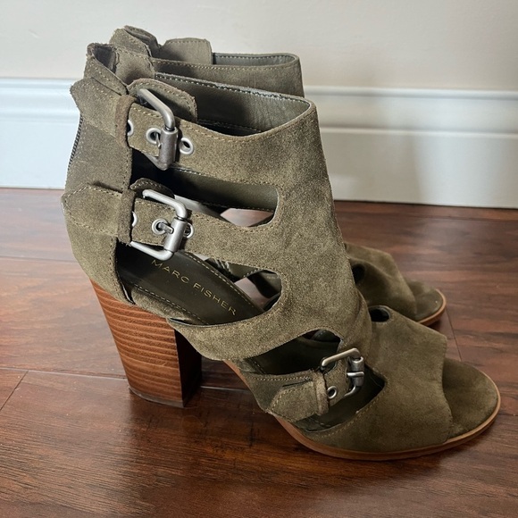 Marc Fisher Shoes - Marc Fisher Olive Green Suede Women's Heeled Sandals Gladiator buckles Size 8